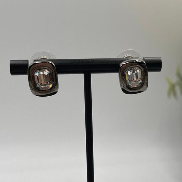 Swarovski Swan Vintage Solitaire Crystal Gunmetal Tone Pierced Stud Earring - Picture 1 of 13